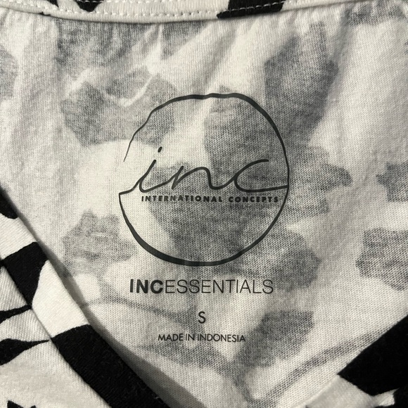 INC t-shirt - Picture 2 of 3